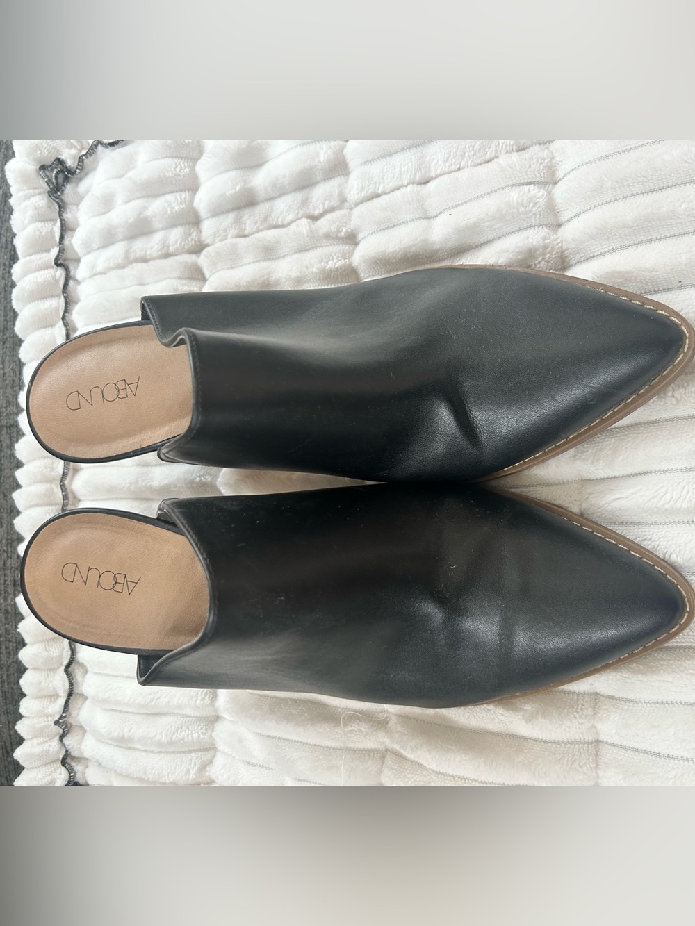 Abound Black Leather Pointed Toe Mules